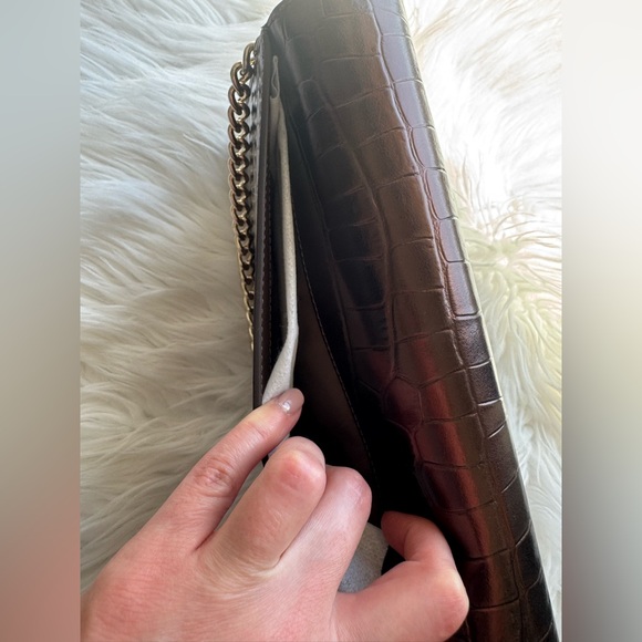 Kate Spade Madison Croc Embossed
Willow Medium
Crossbody - Picture 13 of 13